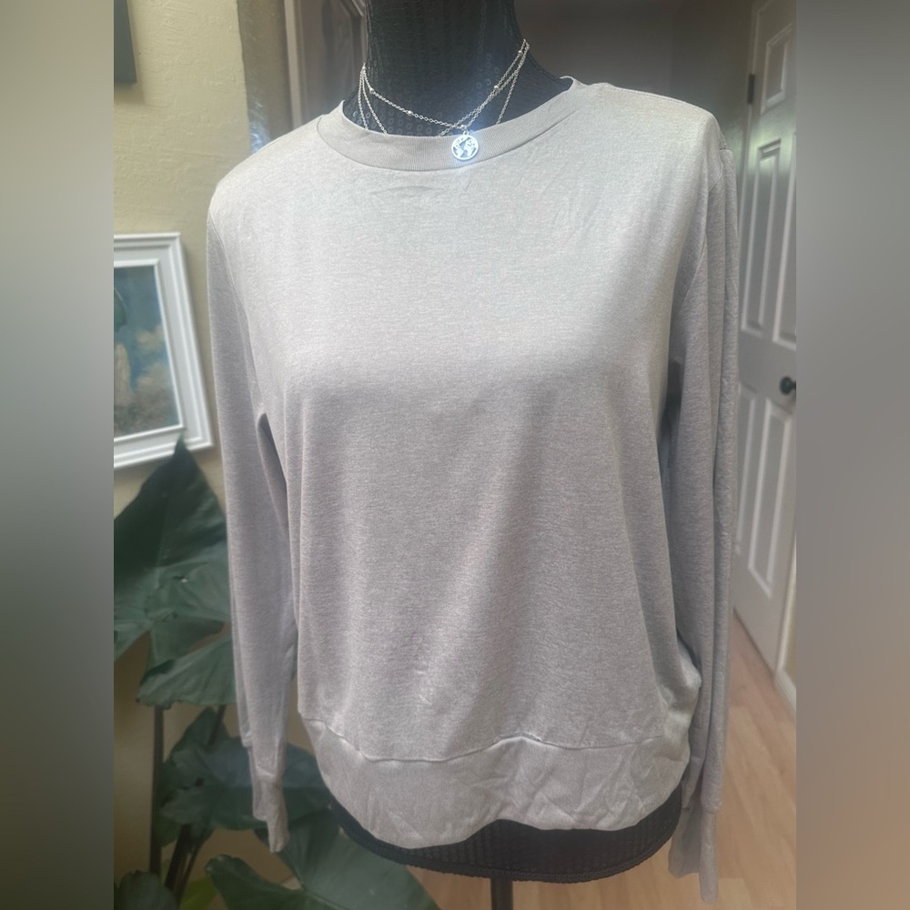 Vuori Long Sleeve Tee - Light Taupe